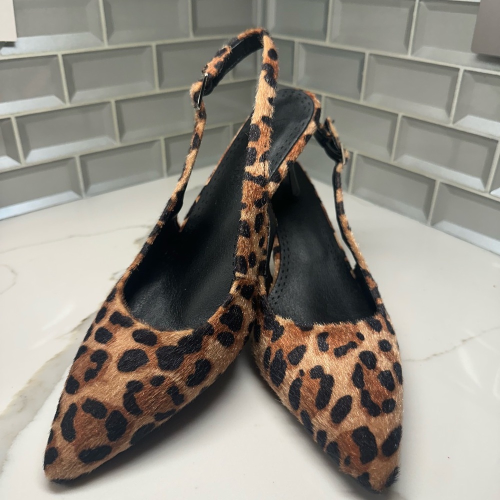 NWT: Leopard Print Brown and Black Heels with Sleek Slingback Design (Size 40)